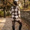 Плетен дамски комплект от две части, блуза и пола на бежови и кафяви ромбове-4816