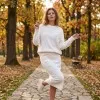 Елегантен дамски комплект от две части, блуза и пола от фино плетиво с нежни мотиви в цвят крем-2086