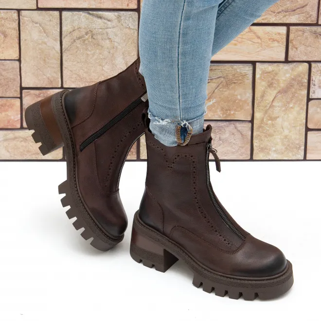 Дамски боти от естествена кожа с изчистен дизайн в кафяв цвят-3902