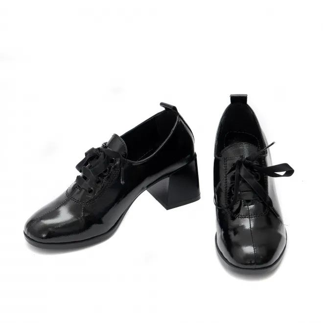 Дамски обувки от висококачествен естествен лак-3648